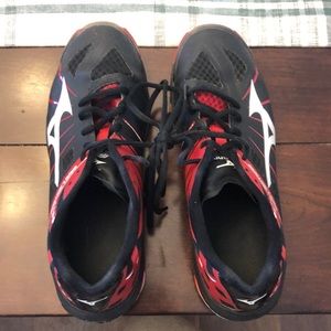 Mizuno Wave lighting shoes.